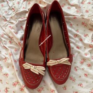 Red bow sailer shoes